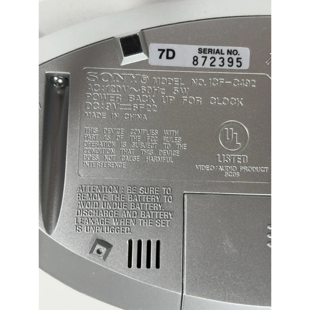 Sony Dream Machine Digital Alarm Clock AM FM Radio Large Display Silver ICF-C492